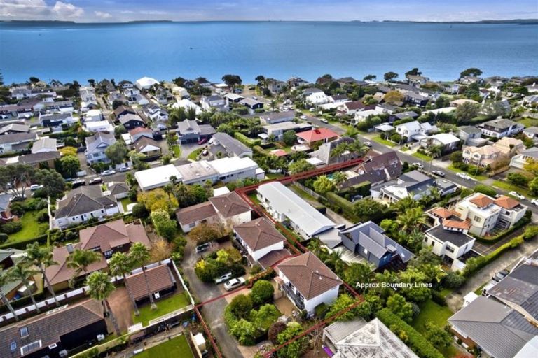 Photo of property in 1/4 Frater Avenue, Milford, Auckland, 0620