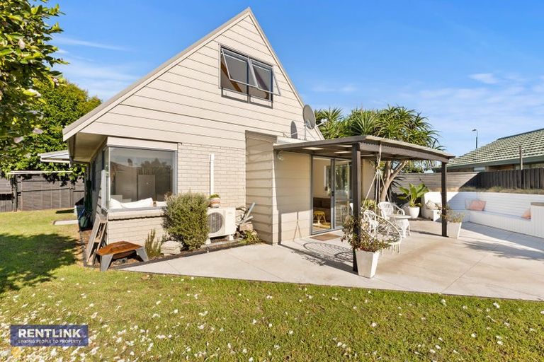 Photo of property in 19 Checketts Place, Papamoa Beach, Papamoa, 3118