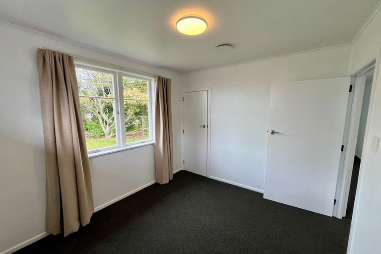 Photo of property in 6 Hurley Place, Kelston, Auckland, 0602