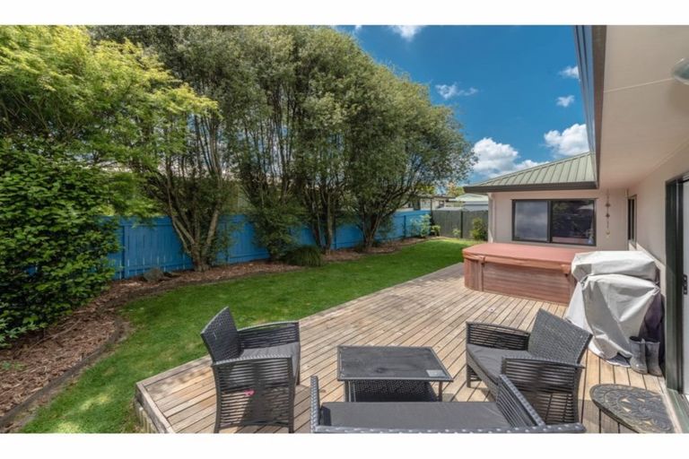 Photo of property in 12 Antrim Place, Nawton, Hamilton, 3200