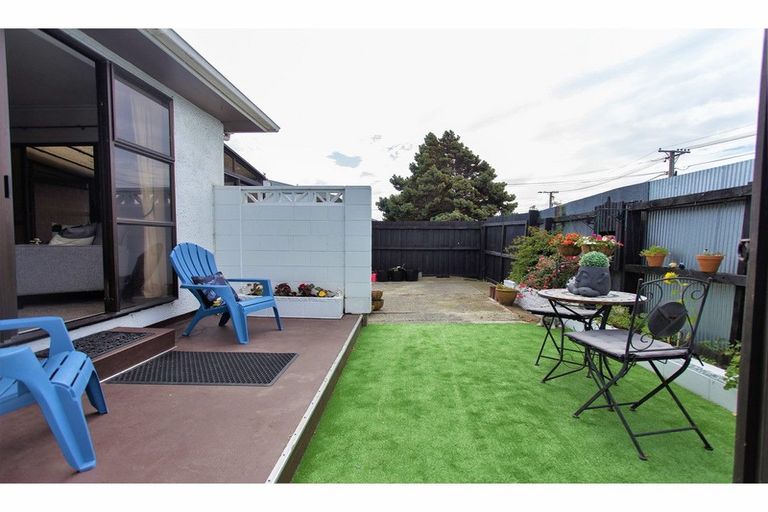 Photo of property in 73 Hargood Street, Woolston, Christchurch, 8062