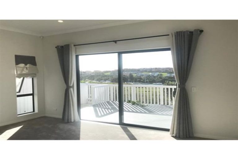 Photo of property in 2 Resolution Drive, Gulf Harbour, Whangaparaoa, 0930