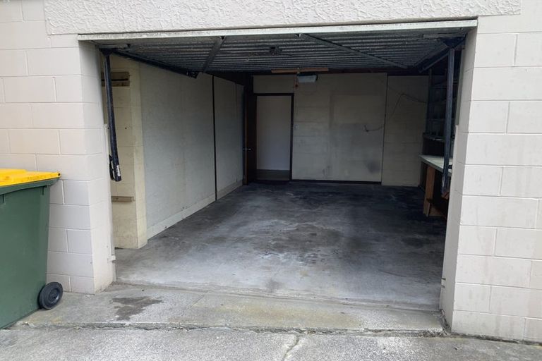 Photo of property in 4206 Great North Road, Glendene, Auckland, 0602