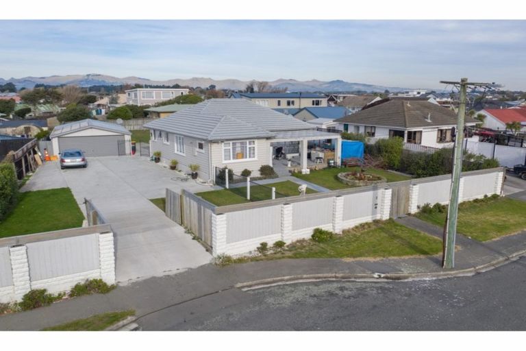 Photo of property in 8 Pandora Street, North New Brighton, Christchurch, 8083