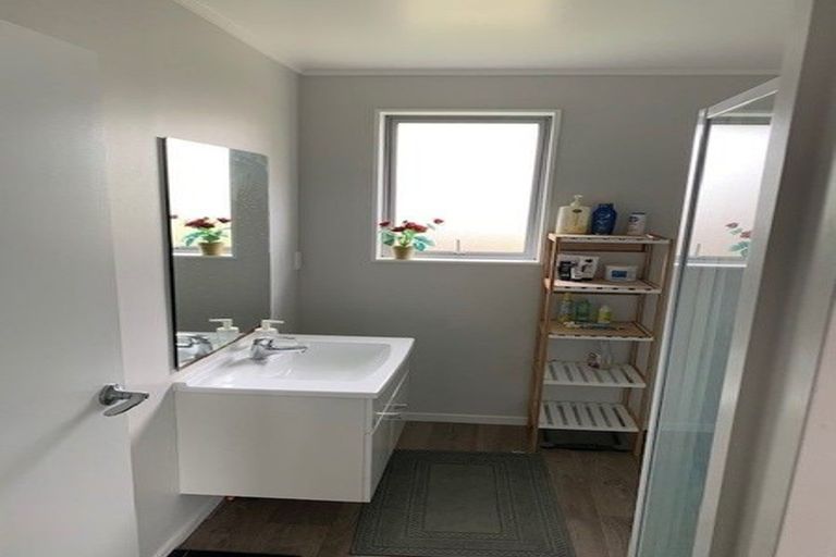 Photo of property in 7b Newland Grove, Henderson, Auckland, 0610