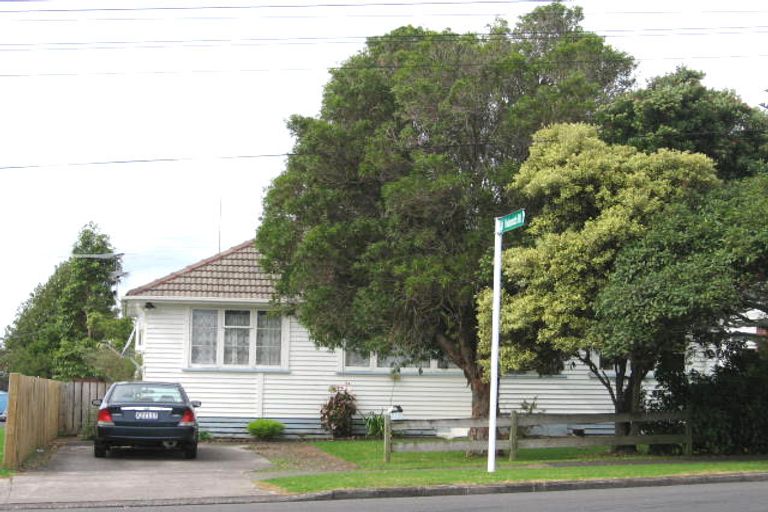 Photo of property in 31a Flanshaw Road, Te Atatu South, Auckland, 0610