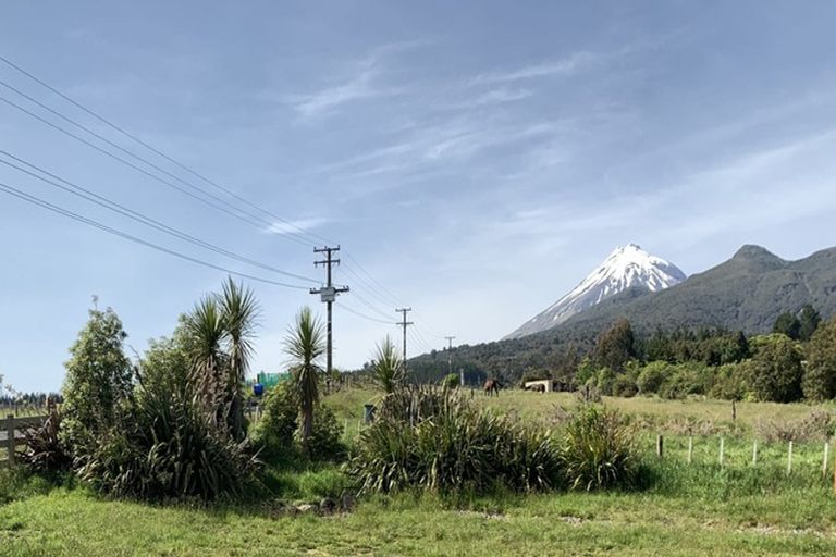 Photo of property in 1790 Mangorei Road, Mangorei, New Plymouth, 4371