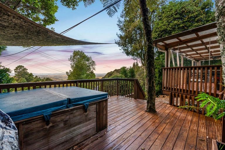 Photo of property in 894 West Coast Road, Waiatarua, Auckland, 0604