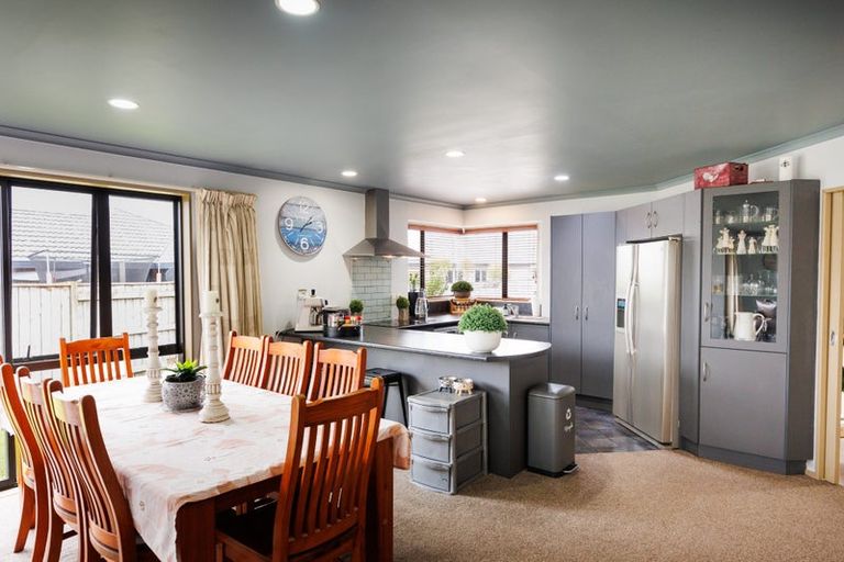 Photo of property in 12 Walnut Grove, Kelvin Grove, Palmerston North, 4414