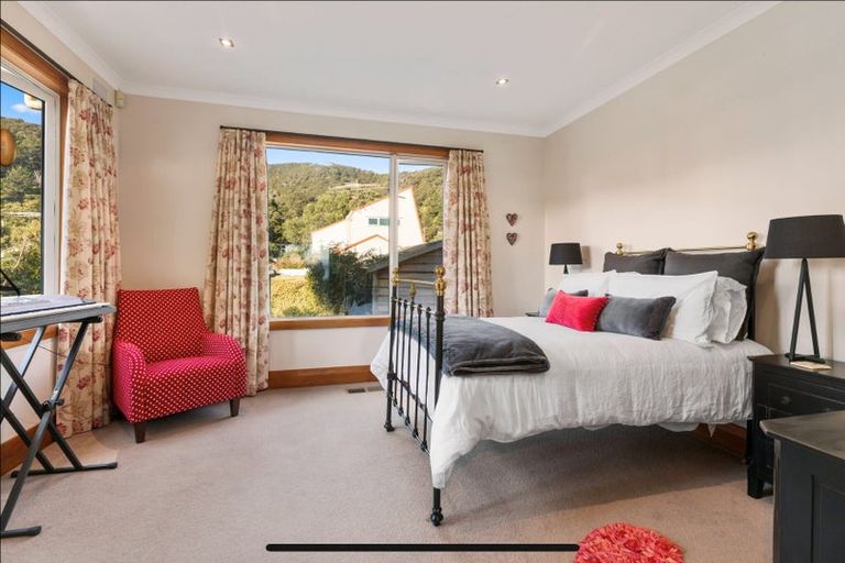 Photo of property in 7 Maire Street, Eastbourne, Lower Hutt, 5013