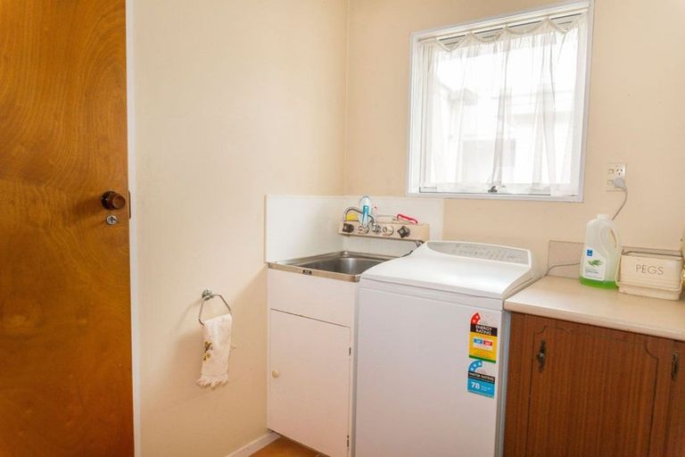 Photo of property in 5 Gladstone Street, Dannevirke, 4930