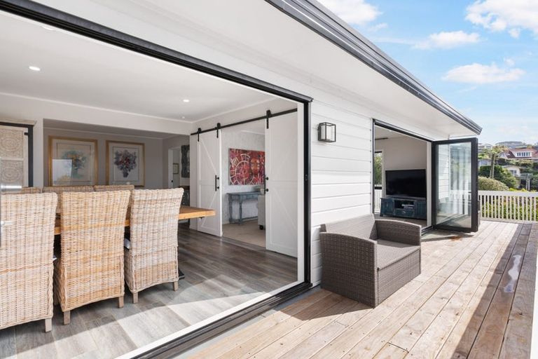 Photo of property in 2/33 Parr Terrace, Castor Bay, Auckland, 0620