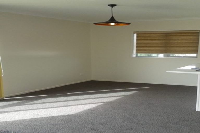 Photo of property in 37 Hibiscus Coast Highway, Silverdale, 0932