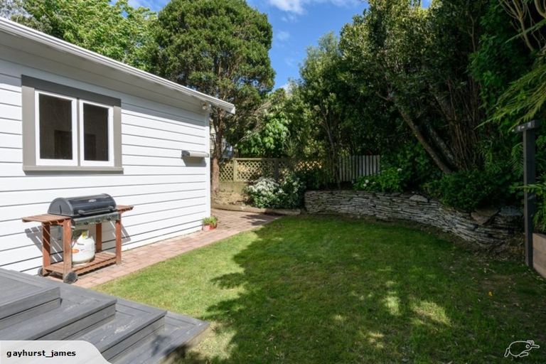 Photo of property in 11 Albemarle Road, Northland, Wellington, 6012