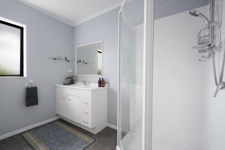 Photo of property in 72 Village Park Drive, Welcome Bay, Tauranga, 3112