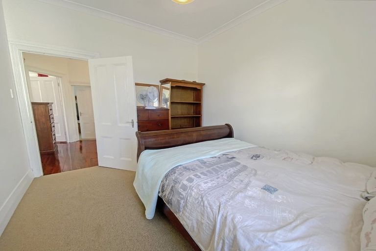 Photo of property in 51 Scarborough Terrace, Mount Victoria, Wellington, 6011