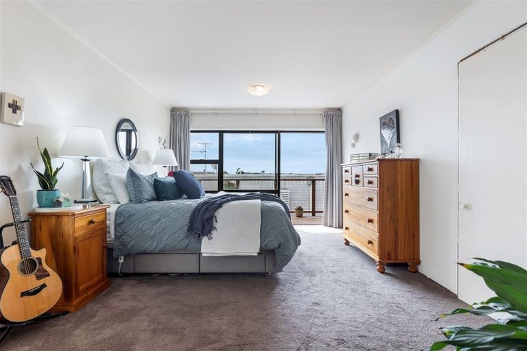Photo of property in 14 Indus Place, Half Moon Bay, Auckland, 2012