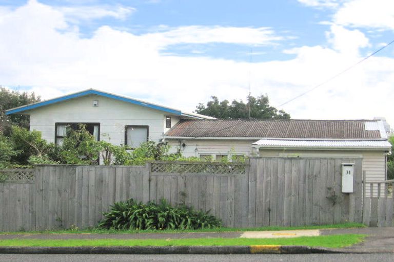 Photo of property in 31 Newington Road, Henderson, Auckland, 0612