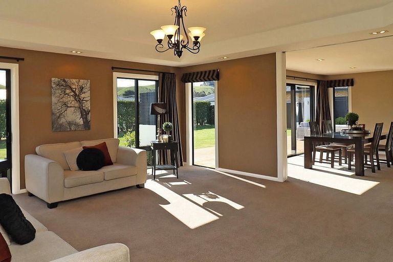 Photo of property in 2 Mcmullan Place, Oamaru North, Oamaru, 9400