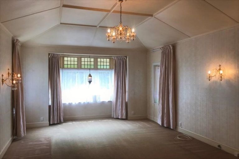 Photo of property in 43 St Leonards Road, Kelston, Auckland, 0602