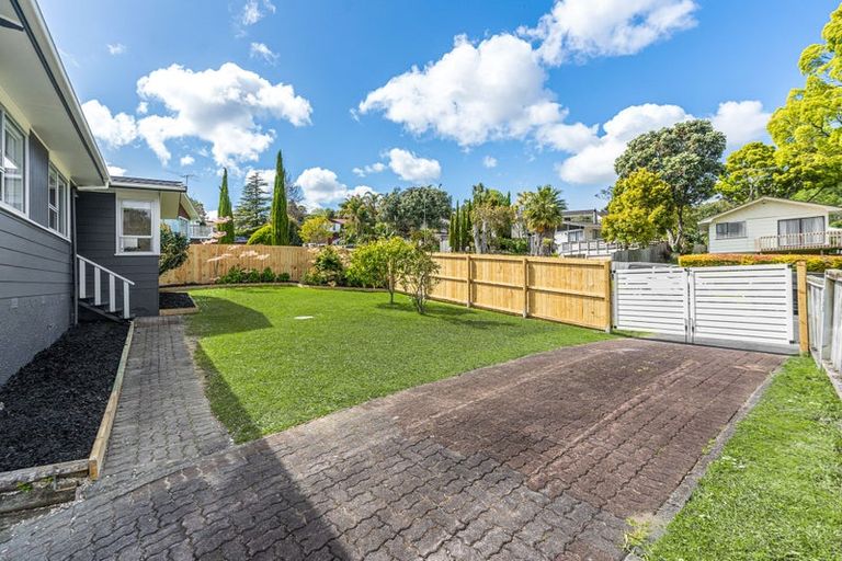 Photo of property in 23 Contessa Drive, Glenfield, Auckland, 0629