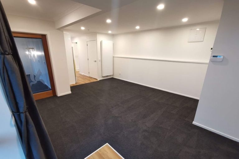 Photo of property in 2 Jenness Grove, Harbour View, Lower Hutt, 5010