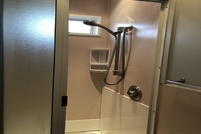 Photo of property in 40 Tremaine Avenue, Two Mile Bay, Taupo, 3330