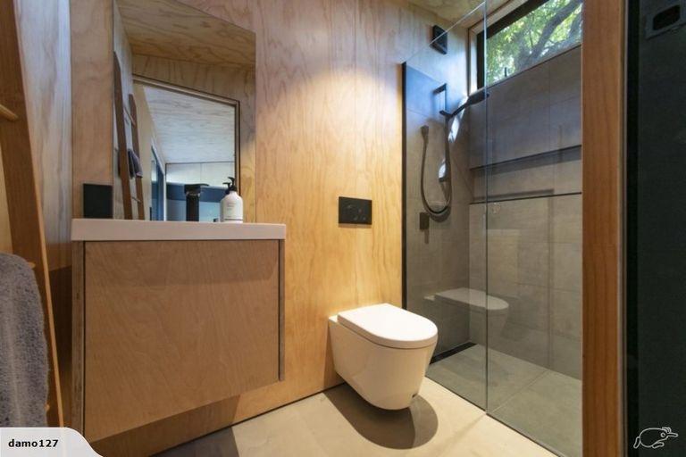 Photo of property in 3 George Avenue, Herald Island, Auckland, 0618