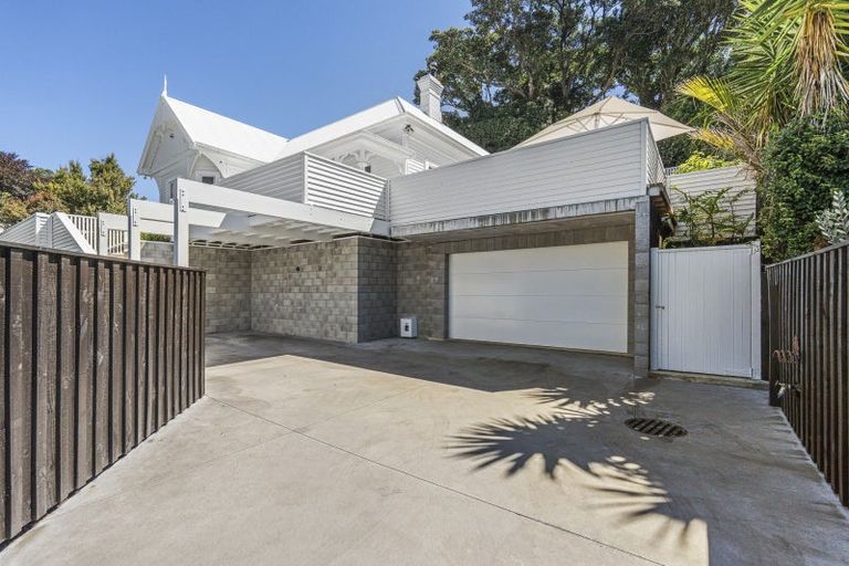 Photo of property in 16 Bracken Street, New Plymouth, 4310