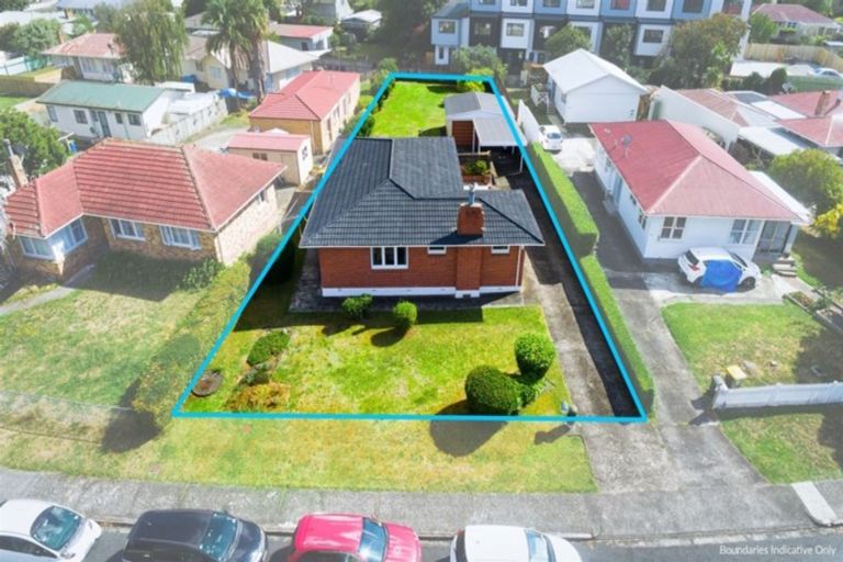 Photo of property in 12 Te Kanawa Crescent, Henderson, Auckland, 0610