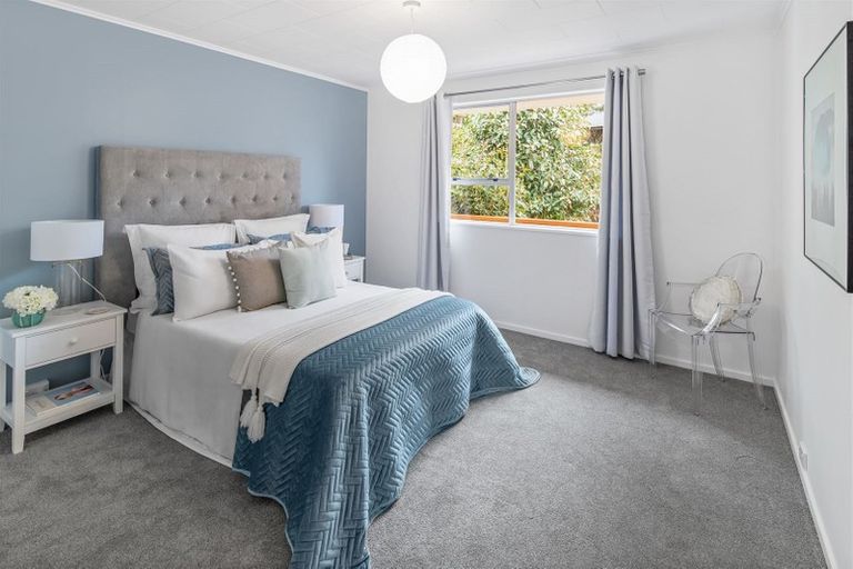 Photo of property in 7 Cyril Way, Paparangi, Wellington, 6037