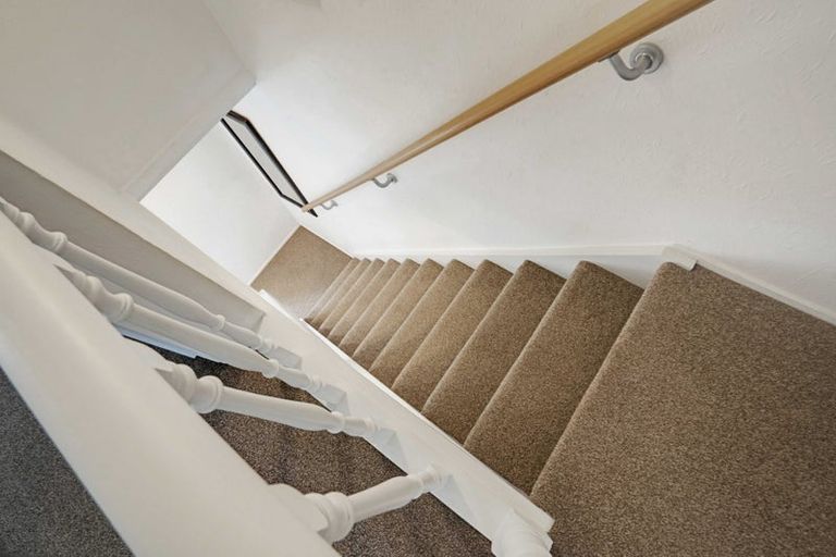 Photo of property in 2/5 Eugen Place, Bayview, Auckland, 0629