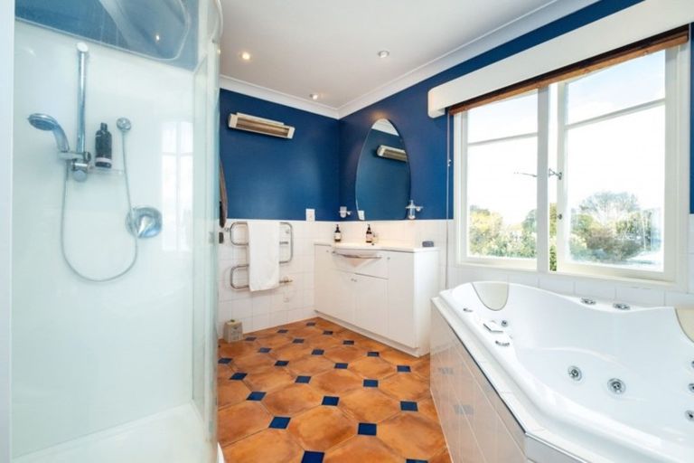 Photo of property in 15 Logan Avenue, Marewa, Napier, 4110