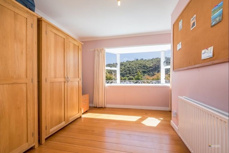 Photo of property in 124 Plateau Road, Te Marua, Upper Hutt, 5018