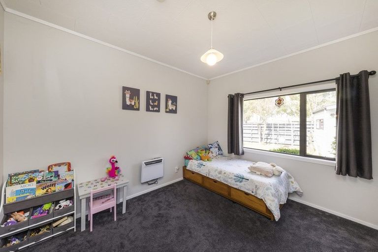 Photo of property in 6 Willowstream Grove, Cloverlea, Palmerston North, 4412