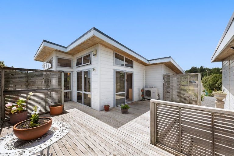 Photo of property in 9 Via Aroha, Waitarere Beach, Levin, 5510