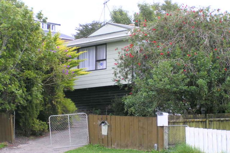 Photo of property in 11 Arde Place, Massey, Auckland, 0614