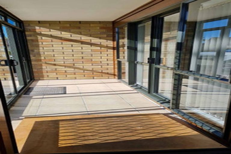 Photo of property in 24/18 Williams Road, Hobsonville, Auckland, 0618