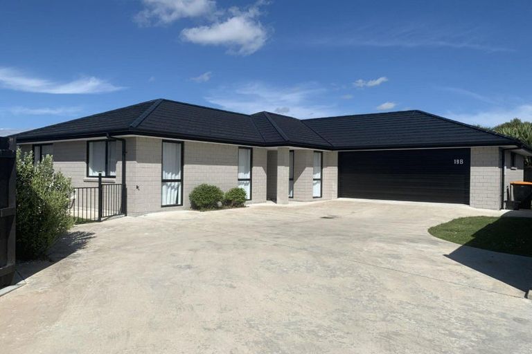 Photo of property in 19b Chestnut Close, Kelvin Grove, Palmerston North, 4414