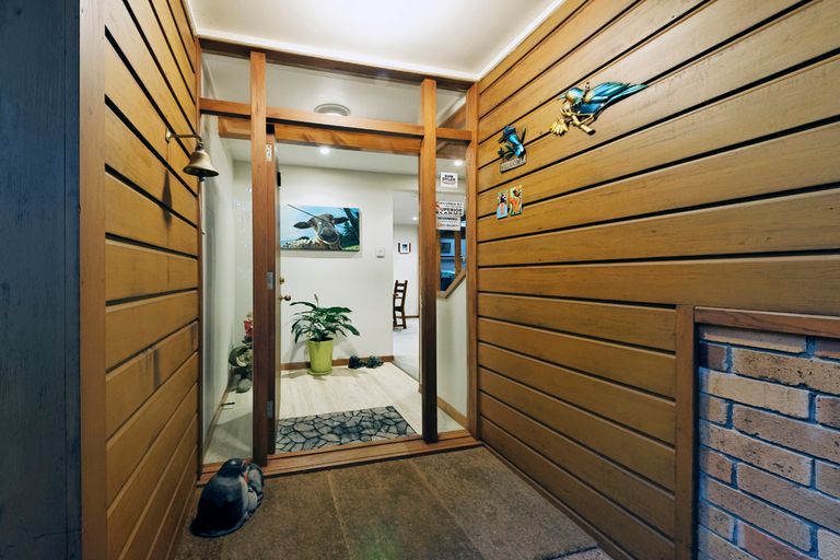 Photo of property in 16 Kauri Loop Road, Oratia, Auckland, 0604