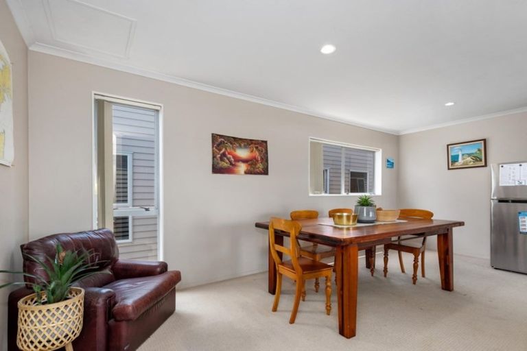 Photo of property in 2/50 May Street, Mount Maunganui, 3116