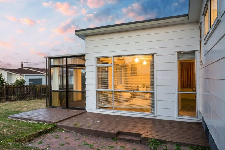 Photo of property in 34 Sombrero View, Ascot Park, Porirua, 5024