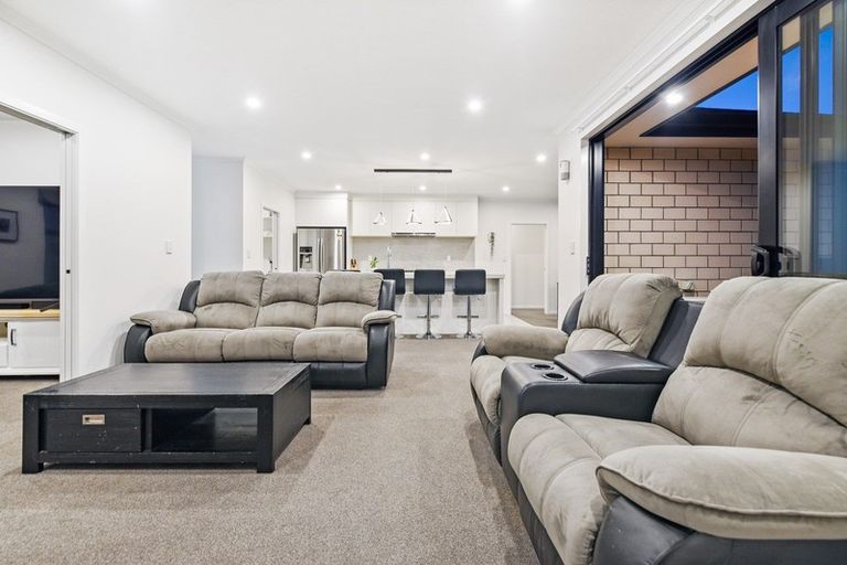 Photo of property in 48 The Meadows Drive, Flagstaff, Hamilton, 3210