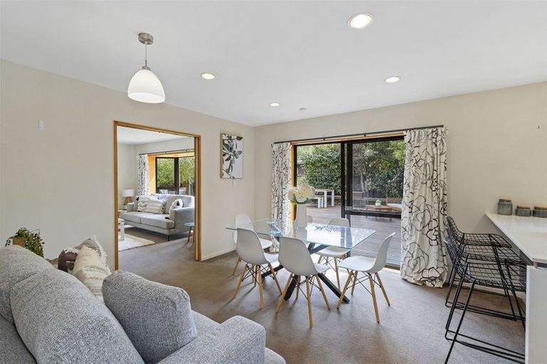 Photo of property in 25 Solomon Avenue, Redwood, Christchurch, 8051