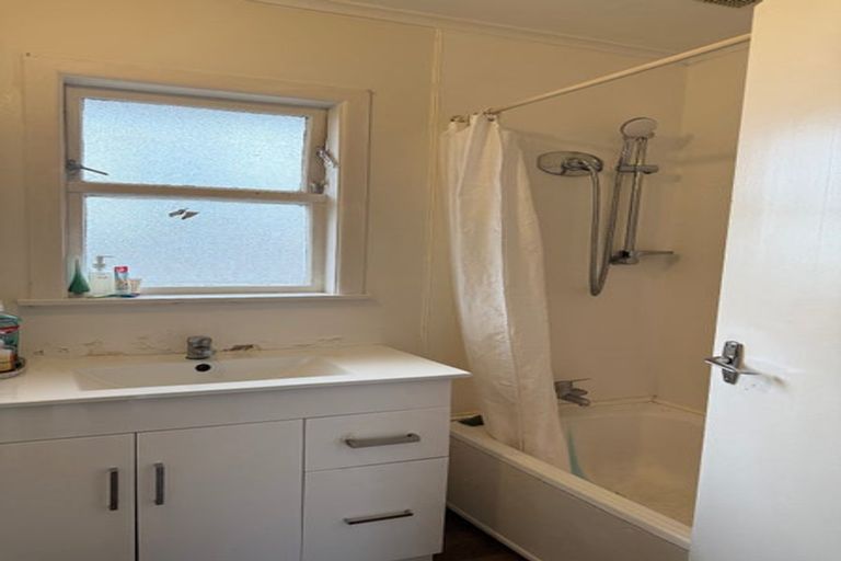 Photo of property in 3/7 Arawa Street, New Lynn, Auckland, 0600