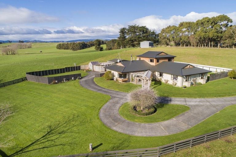 Photo of property in 580 Stoney Creek Road, Kelvin Grove, Palmerston North, 4470