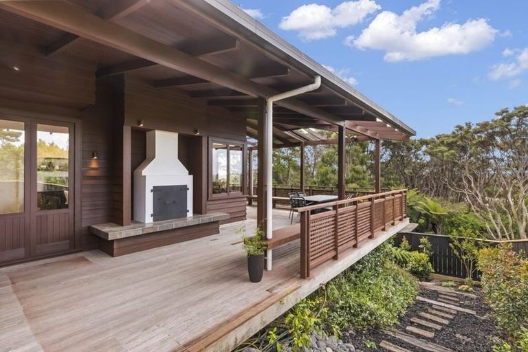 Photo of property in 162 Greenhithe Road, Greenhithe, Auckland, 0632