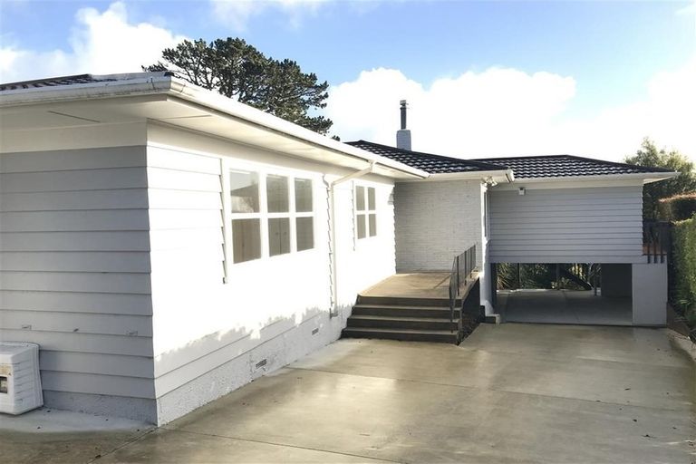 Photo of property in 75 Park Rise, Campbells Bay, Auckland, 0630