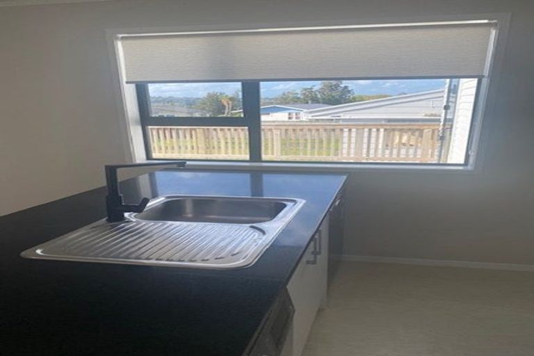 Photo of property in 26 Ranui Avenue, Ranui, Auckland, 0612