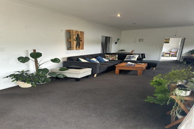 Photo of property in 12 Memorial Park Avenue, Haumoana, 4102